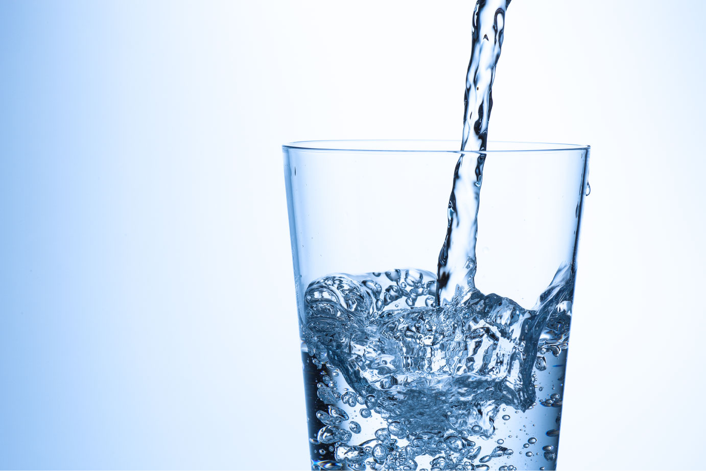 水をたくさん飲むメリット｜適切な水分補給の量・タイミング・ポイントを押さえて健康に